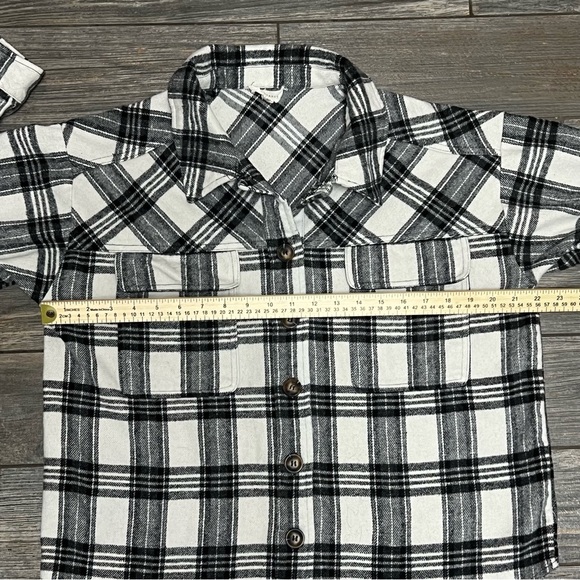 LA Hearts PacSun Plaid Shacket Black White Flannel Shirt Jacket Oversized M/L - Picture 10 of 15